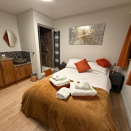 Orchard Retreat Staycation Boston Bagian luar foto