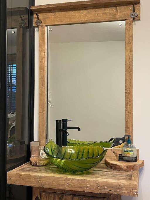 Orchard Retreat Staycation Boston Bagian luar foto