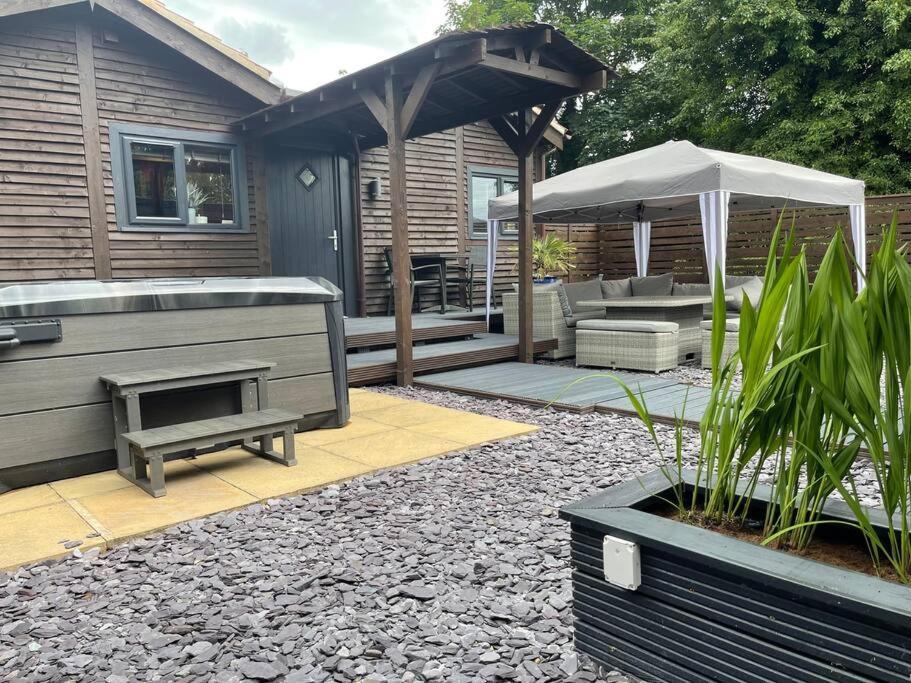 Orchard Retreat Staycation Boston Bagian luar foto