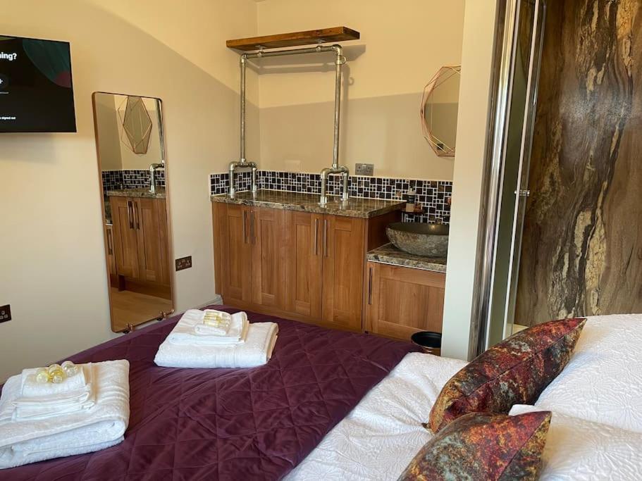 Orchard Retreat Staycation Boston Bagian luar foto