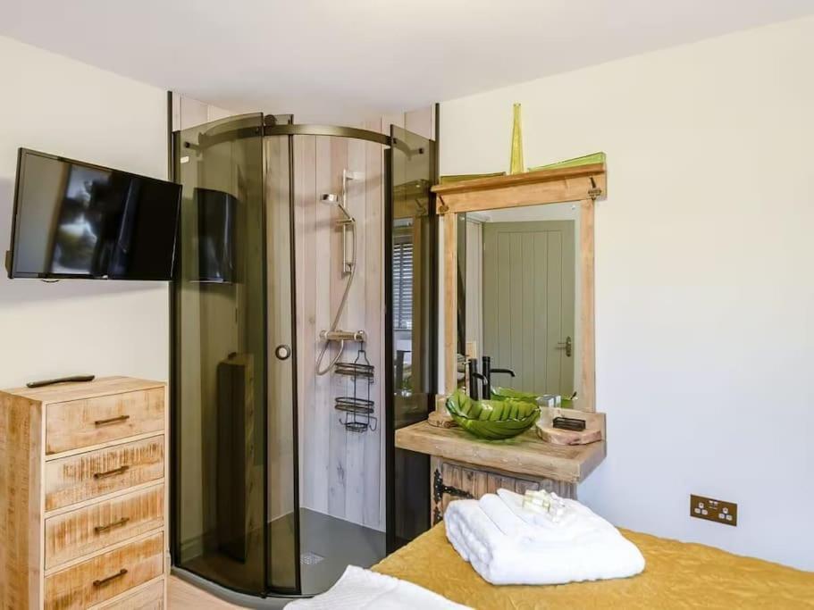 Orchard Retreat Staycation Boston Bagian luar foto