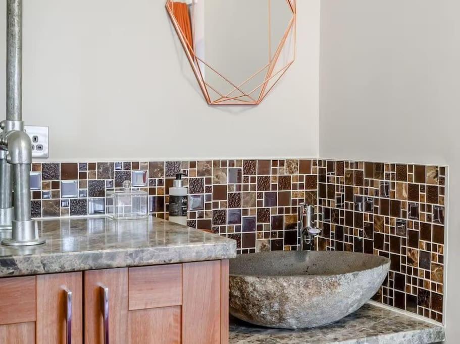 Orchard Retreat Staycation Boston Bagian luar foto