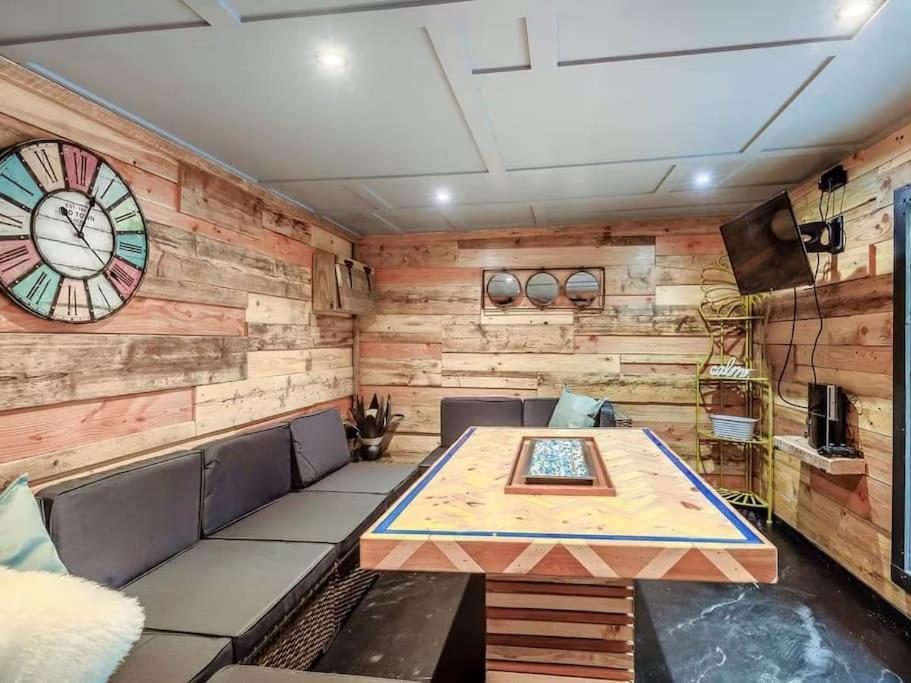 Orchard Retreat Staycation Boston Bagian luar foto